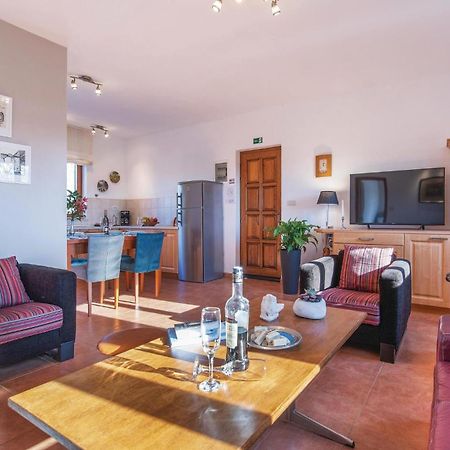 Beautiful Home In Bale With Kitchen Zewnętrze zdjęcie
