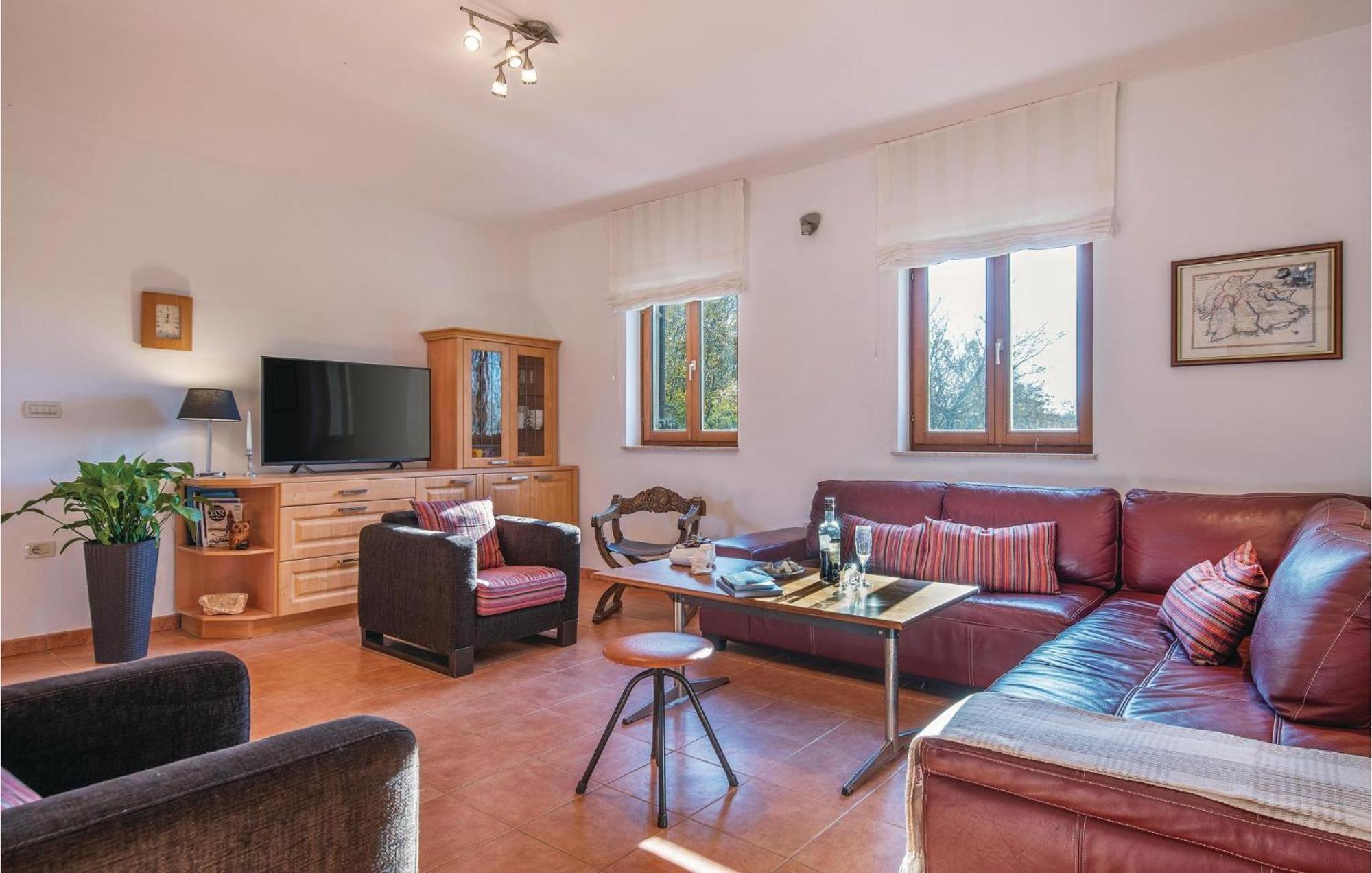 Beautiful Home In Bale With Kitchen Zewnętrze zdjęcie