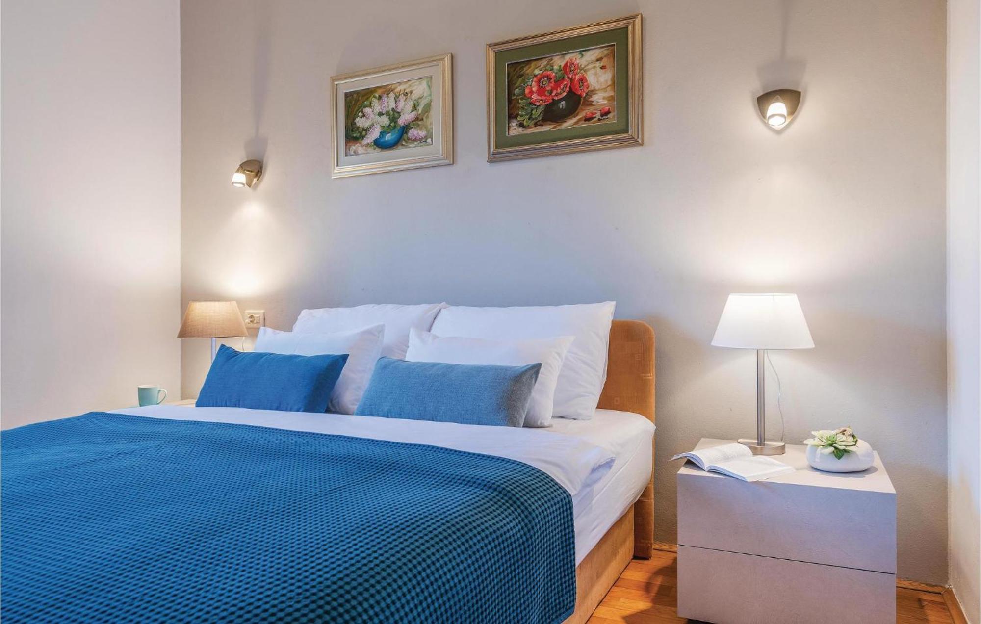 Beautiful Home In Bale With Kitchen Zewnętrze zdjęcie