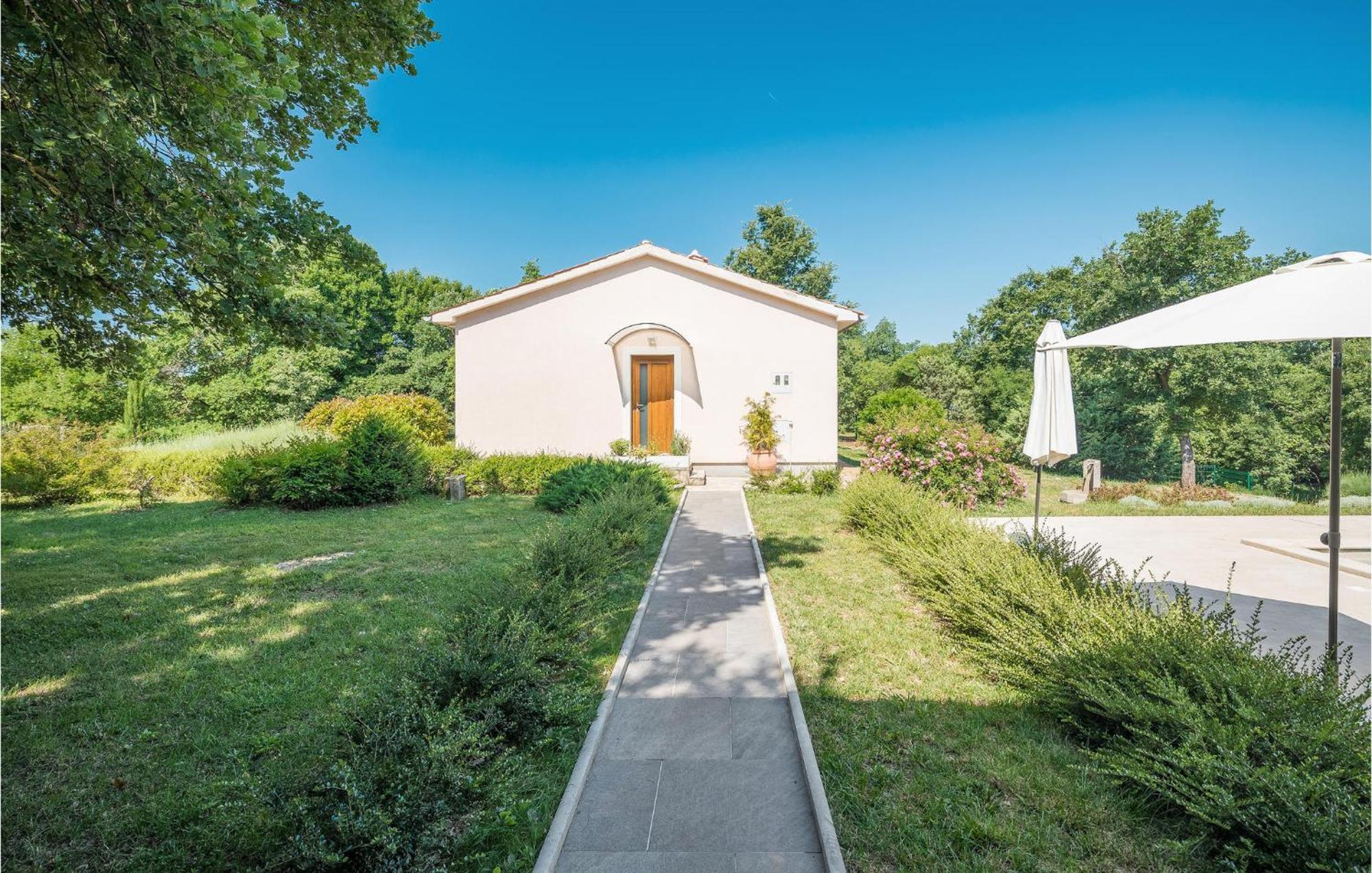 Beautiful Home In Bale With Kitchen Zewnętrze zdjęcie