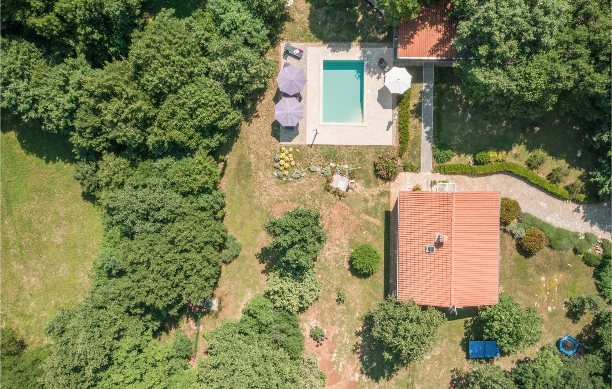 Beautiful Home In Bale With Kitchen Zewnętrze zdjęcie